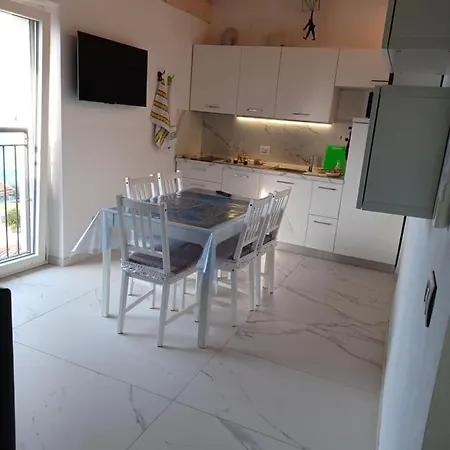 Monnalisa House شقة *